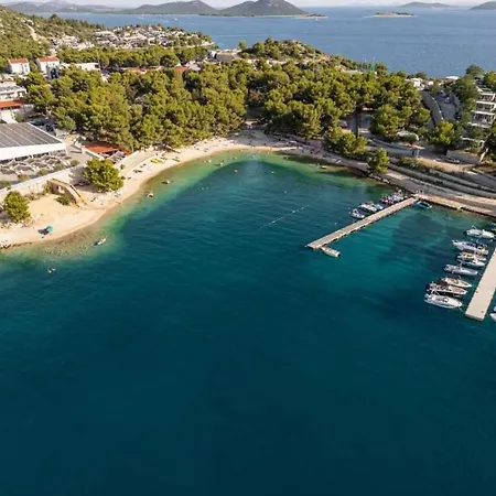 Camping Peaceful Escape In Oaza Mira, Mobile Nika *