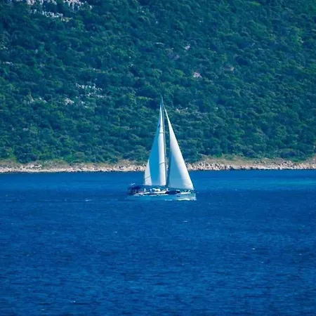 Peaceful Escape In Oaza Mira, Mobile Nika * Drage